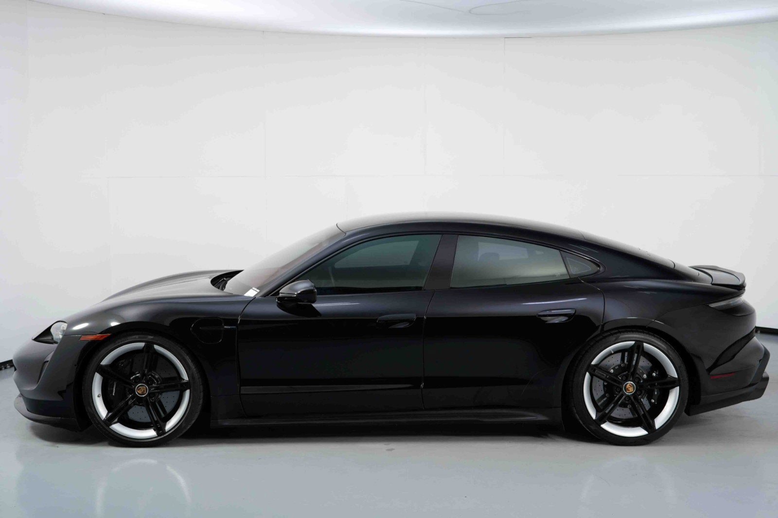 Used 2022 Porsche Taycan Turbo S image 55