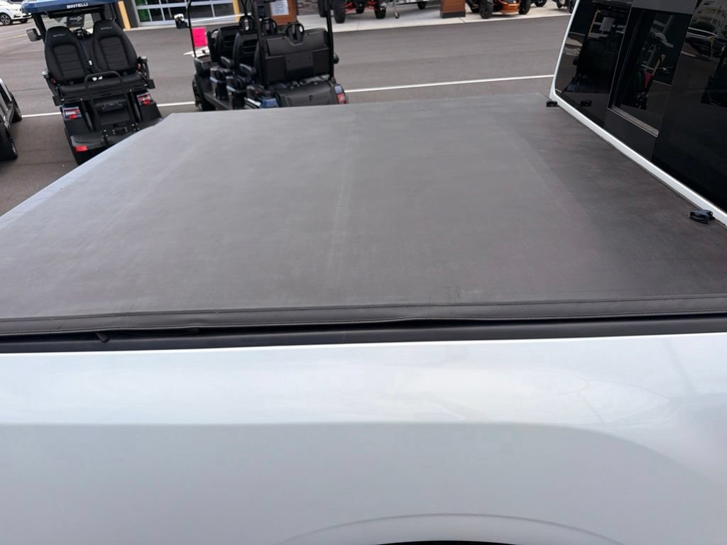 Used 2020 Nissan Titan SL w/ Moonroof Package AWD/4WD image 10