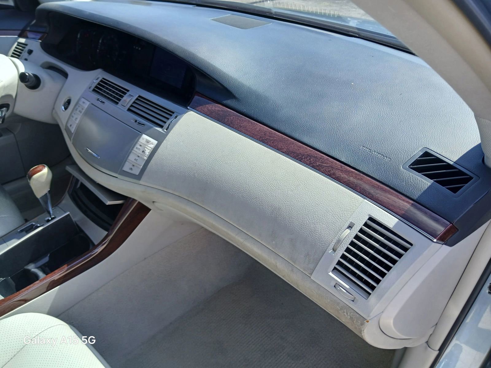 Used 2010 Toyota Avalon Limited FWD image 20
