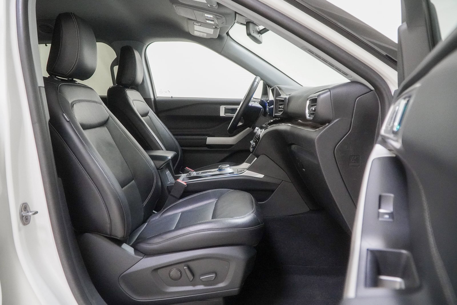 Used 2022 Ford Explorer Limited w/ Equipment Group 301A image 44