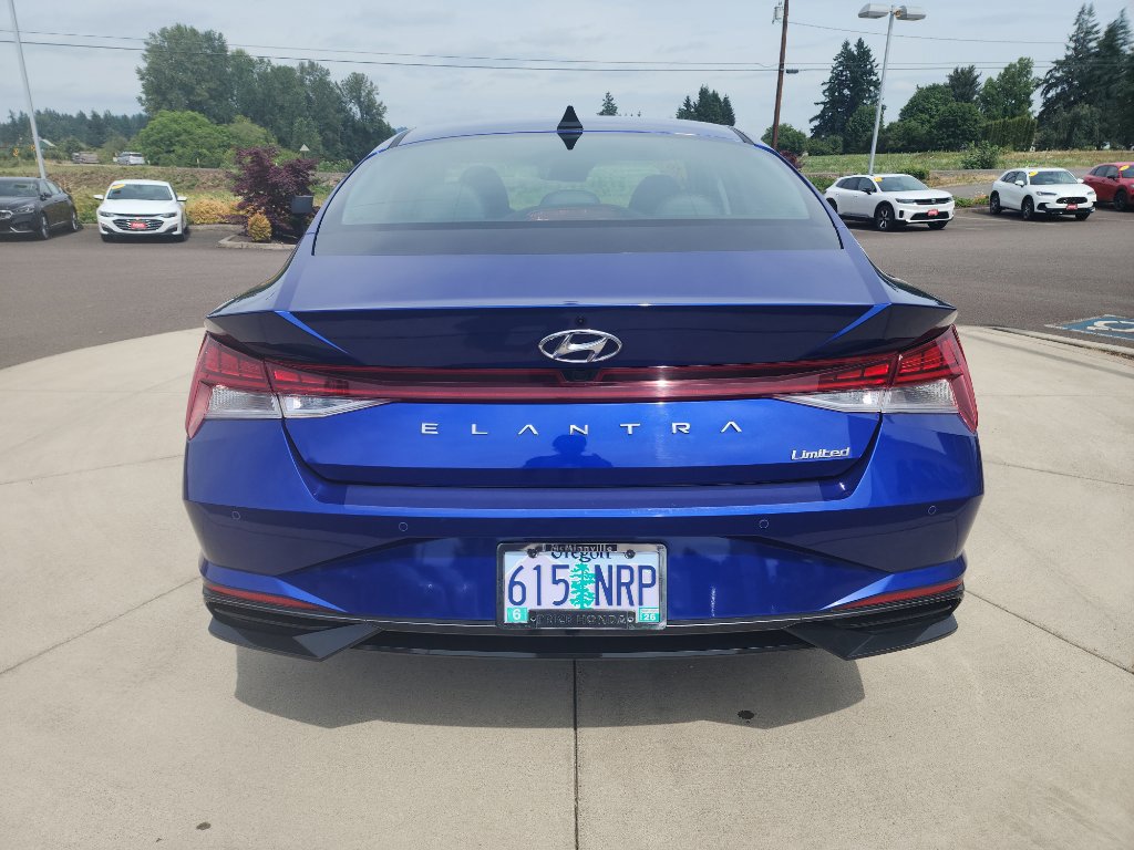 Used 2022 Hyundai Elantra Limited image 5
