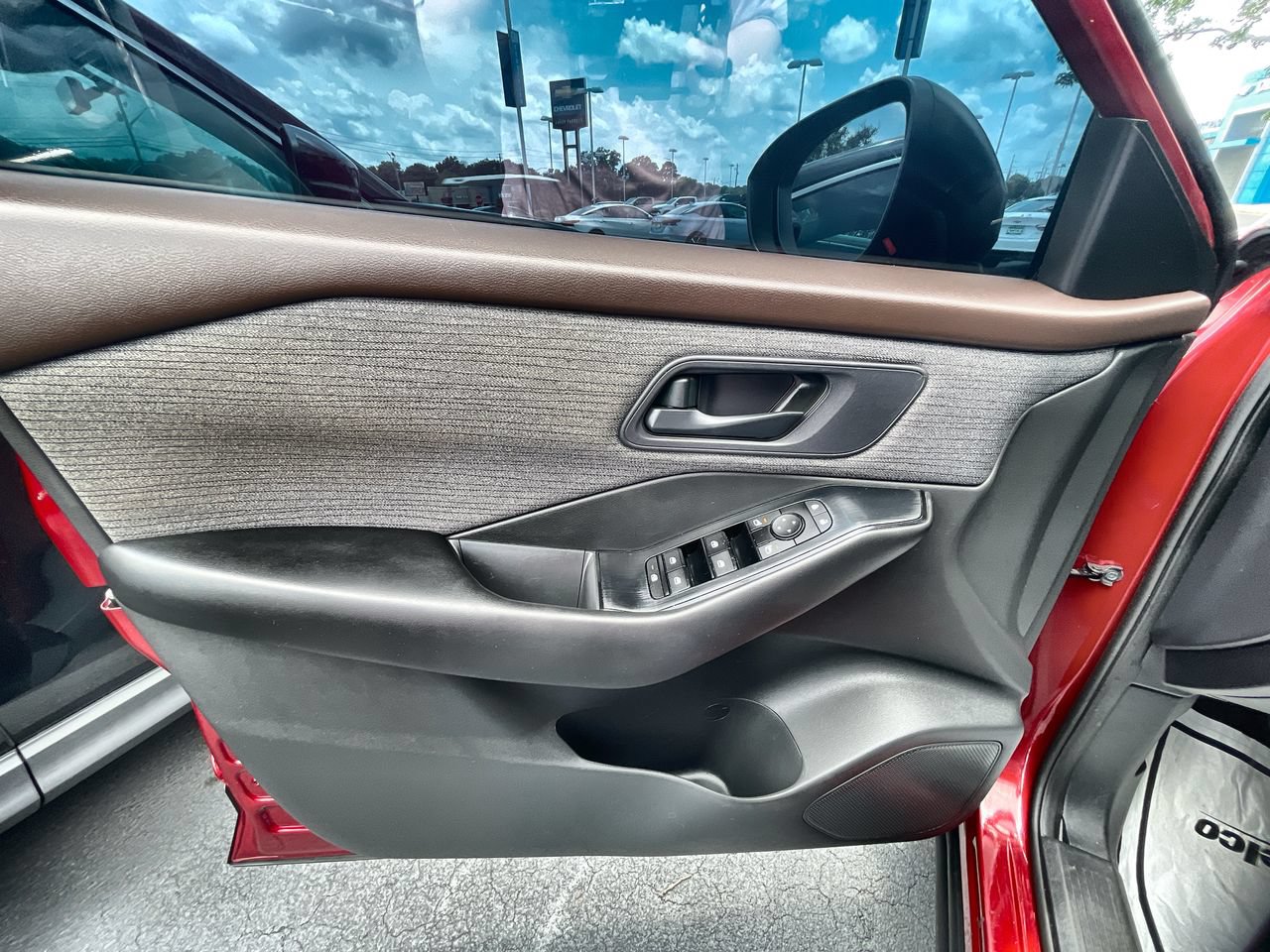 Used 2023 Nissan Rogue S FWD image 21