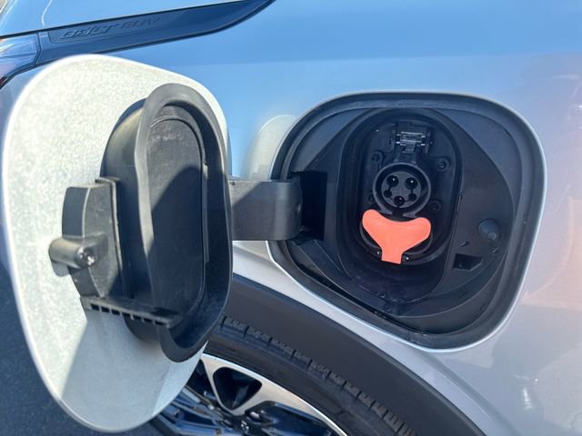 Used 2023 Chevrolet Bolt EUV Premier w/ Sun & Sound Package image 31