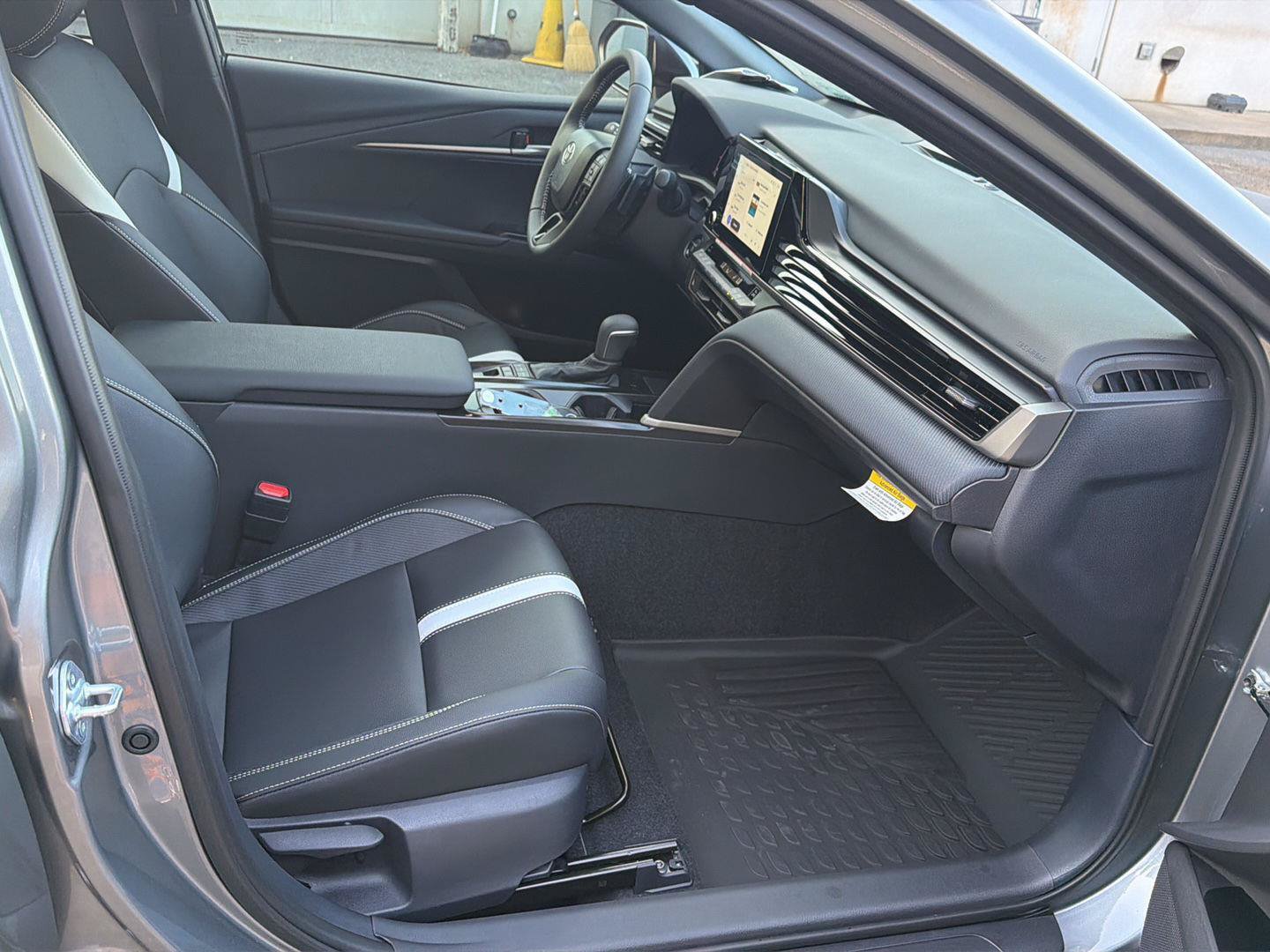 New 2026 Toyota Camry SE w/ Convenience Package FWD image 13