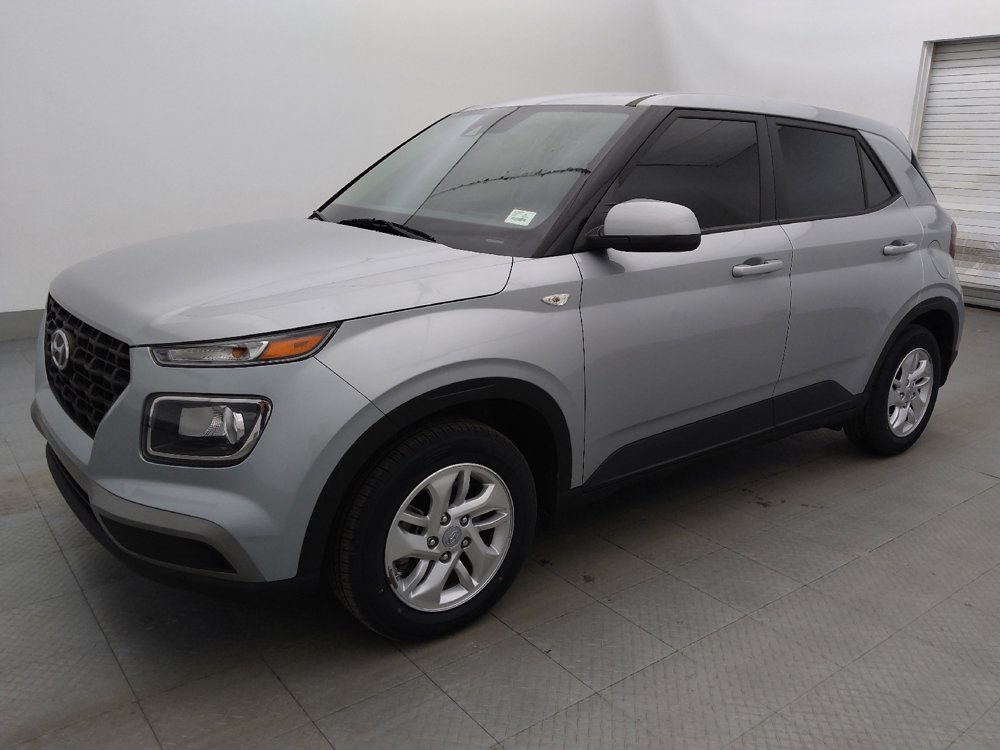 Used 2022 Hyundai Venue SE FWD image 2
