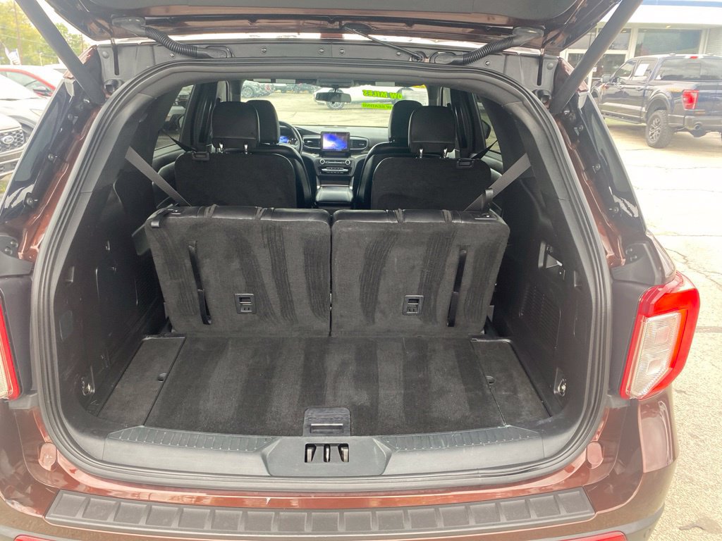 Used 2020 Ford Explorer XLT w/ Equipment Group 202A AWD/4WD image 15