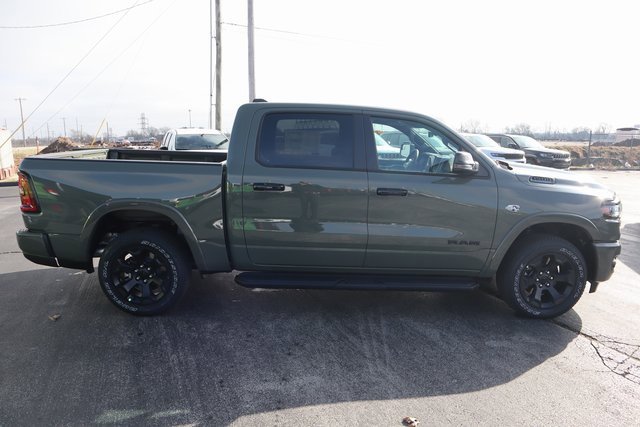 New 2026 RAM 1500 4x4 Crew Cab image 3