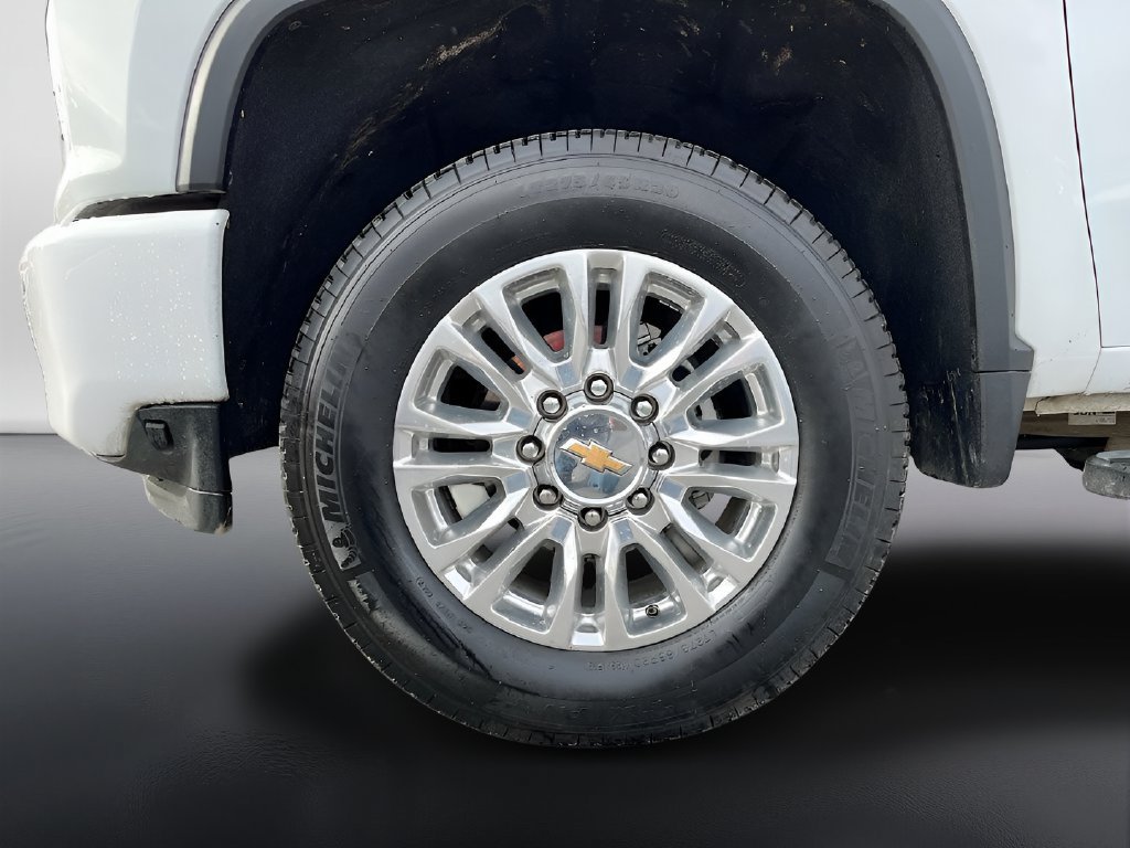 Used 2022 Chevrolet Silverado 3500 High Country w/ Z71 Off-Road Package AWD/4WD image 33