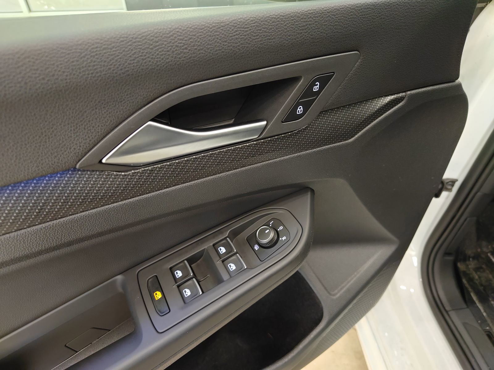 Used 2023 Volkswagen Golf R image 10