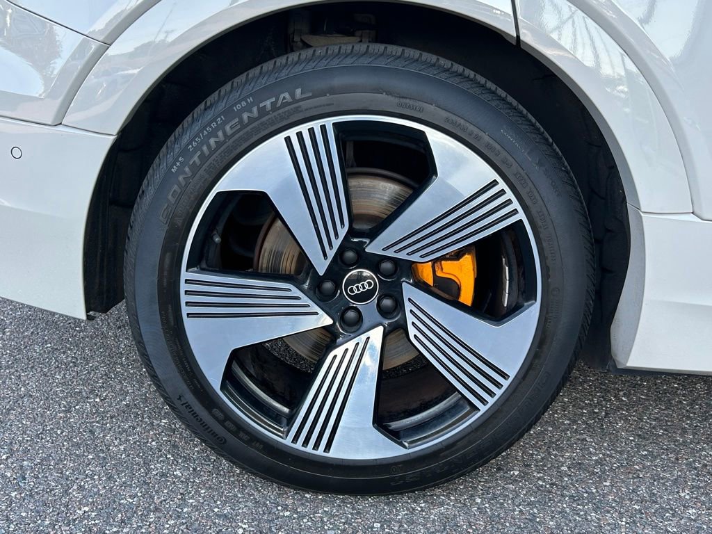 Used 2022 Audi e-tron Premium Plus w/ Premium Plus Package image 71