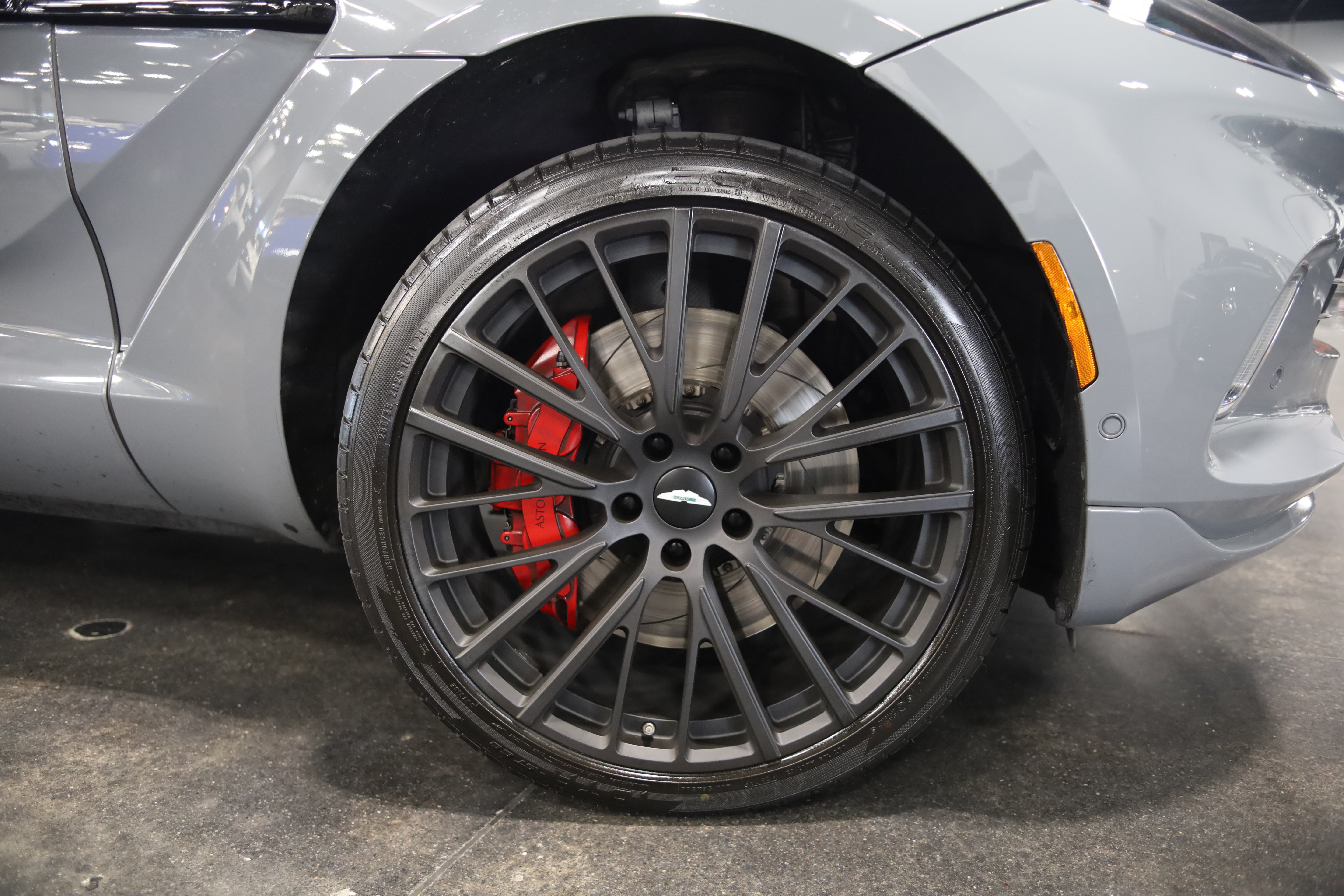 Used 2022 Aston Martin DBX AWD/4WD image 10
