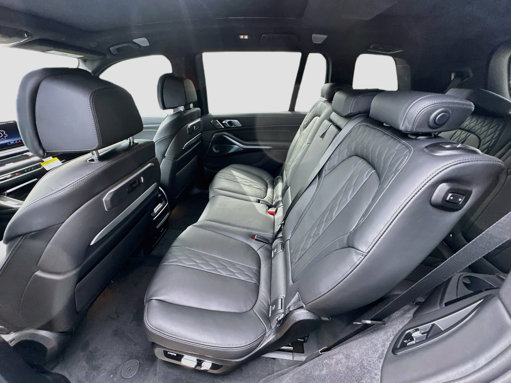 New 2027 BMW X7 M60i AWD/4WD image 17