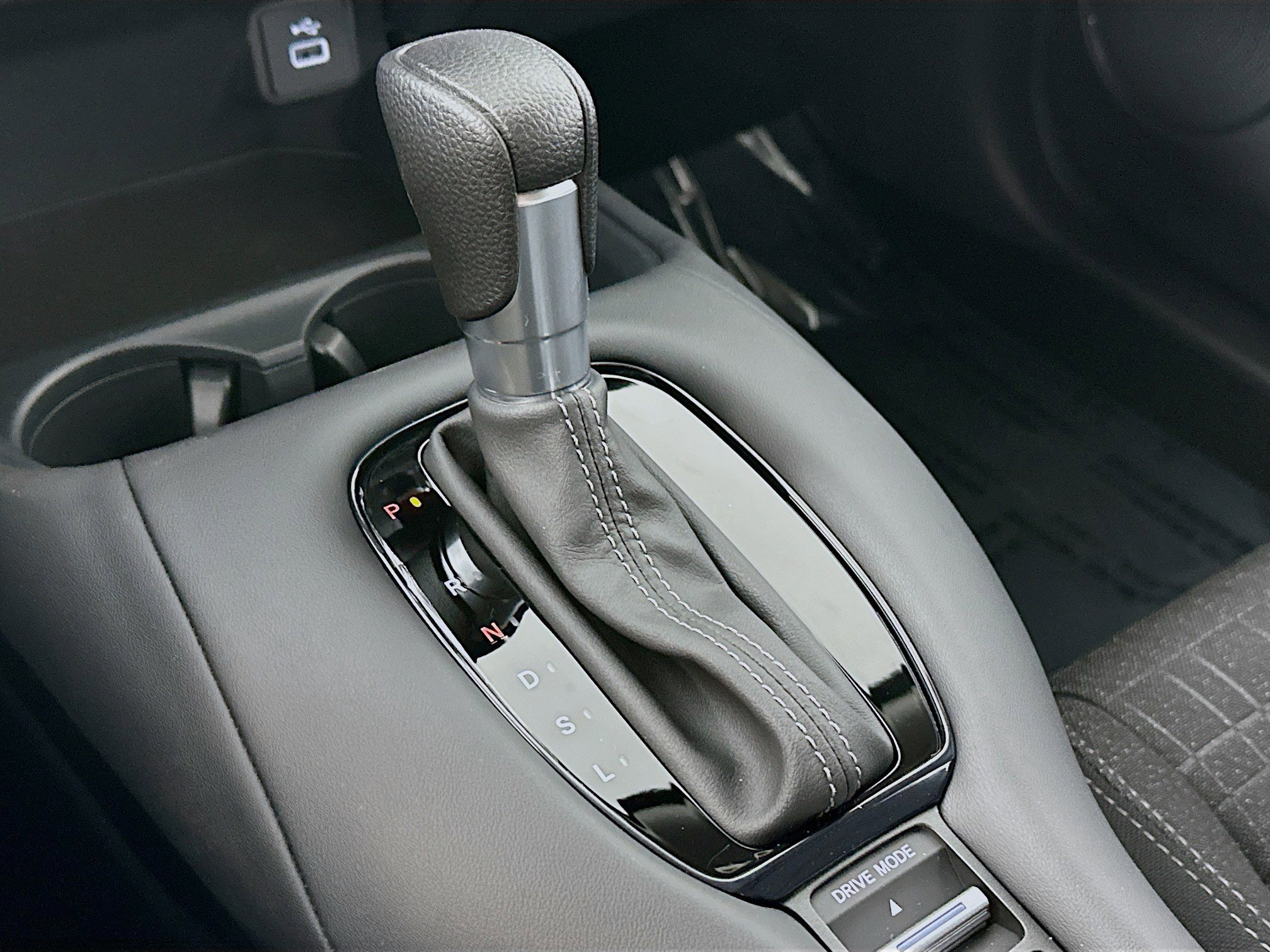 Certified 2025 Honda HR-V LX image 16