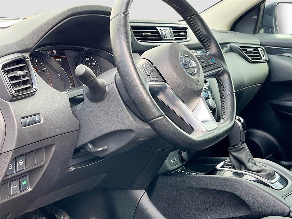 Used 2022 Nissan Rogue Sport SL w/ Premium Package image 9