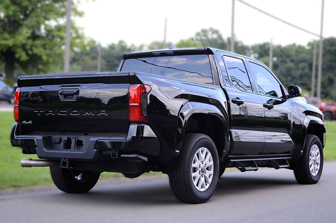 Used 2026 Toyota Tacoma SR5 AWD/4WD image 5