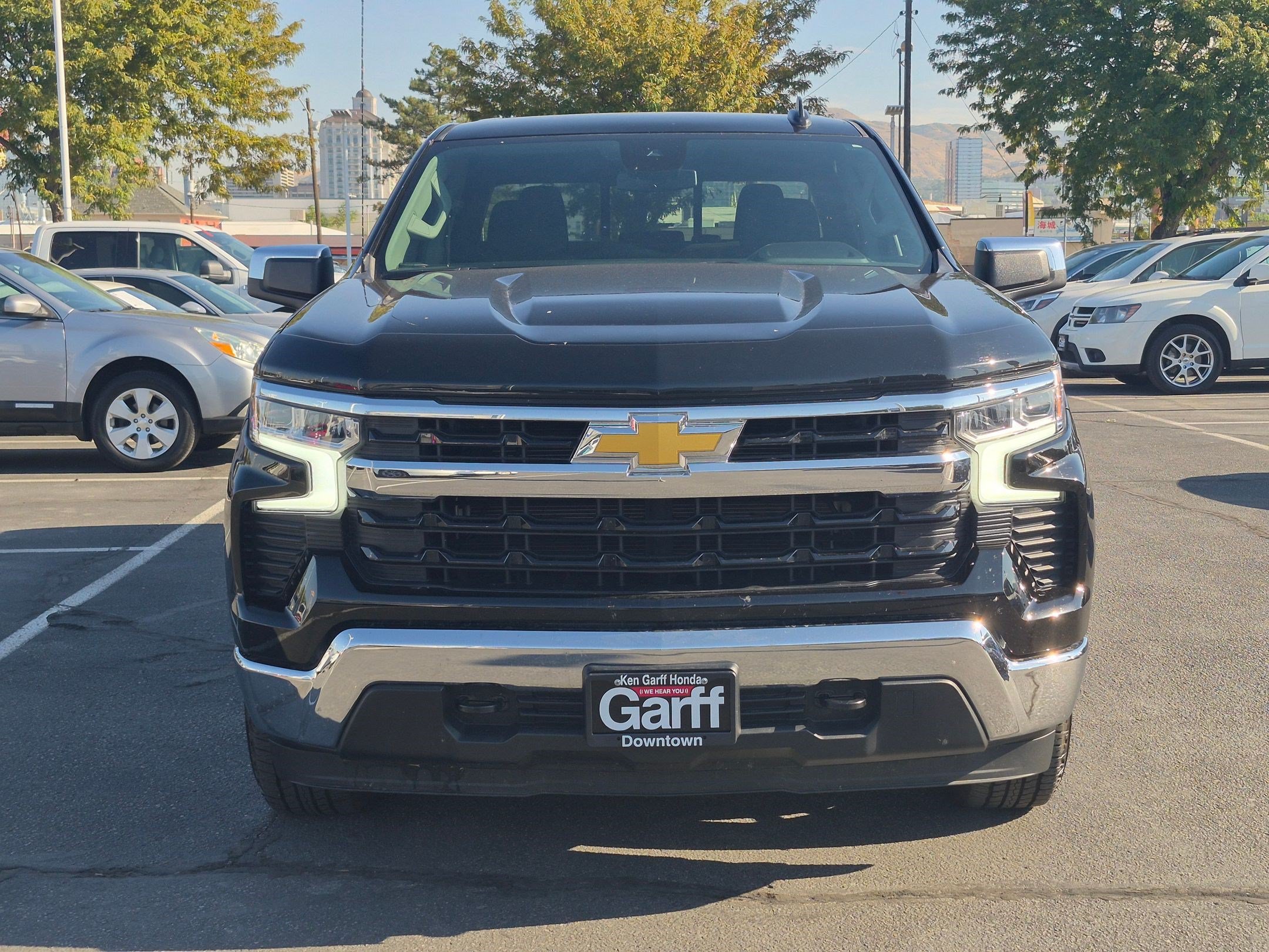 Used 2023 Chevrolet Silverado 1500 LT w/ Z71 Off-Road Package AWD/4WD image 11