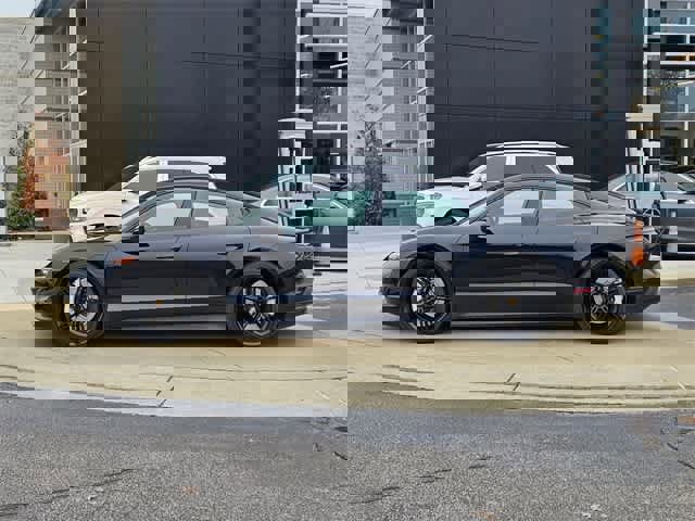 Used 2023 Porsche Taycan w/ Premium Package image 6