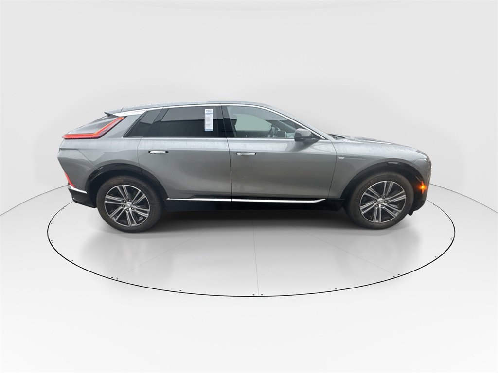 Used 2024 Cadillac Lyriq Luxury image 9