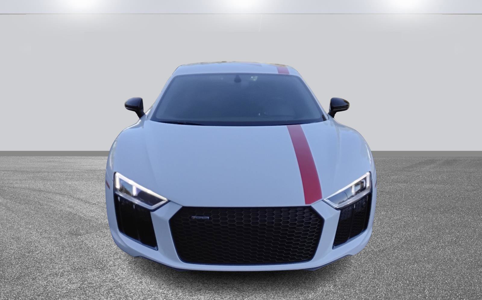 Used 2018 Audi R8 V10 w/ Premium Package image 2