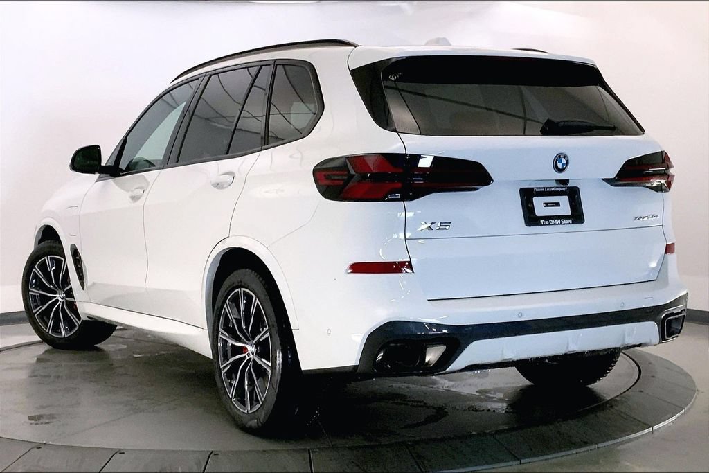 New 2026 BMW X5 xDrive50e w/ M Sport Package AWD/4WD image 2