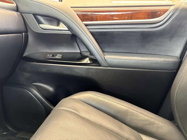 Certified 2020 Lexus LX 570 4WD w/ Luxury Package image 22