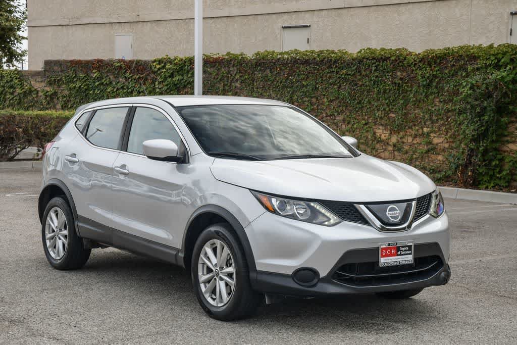 Used 2019 Nissan Rogue Sport S w/ Appearance Package FWD image 3