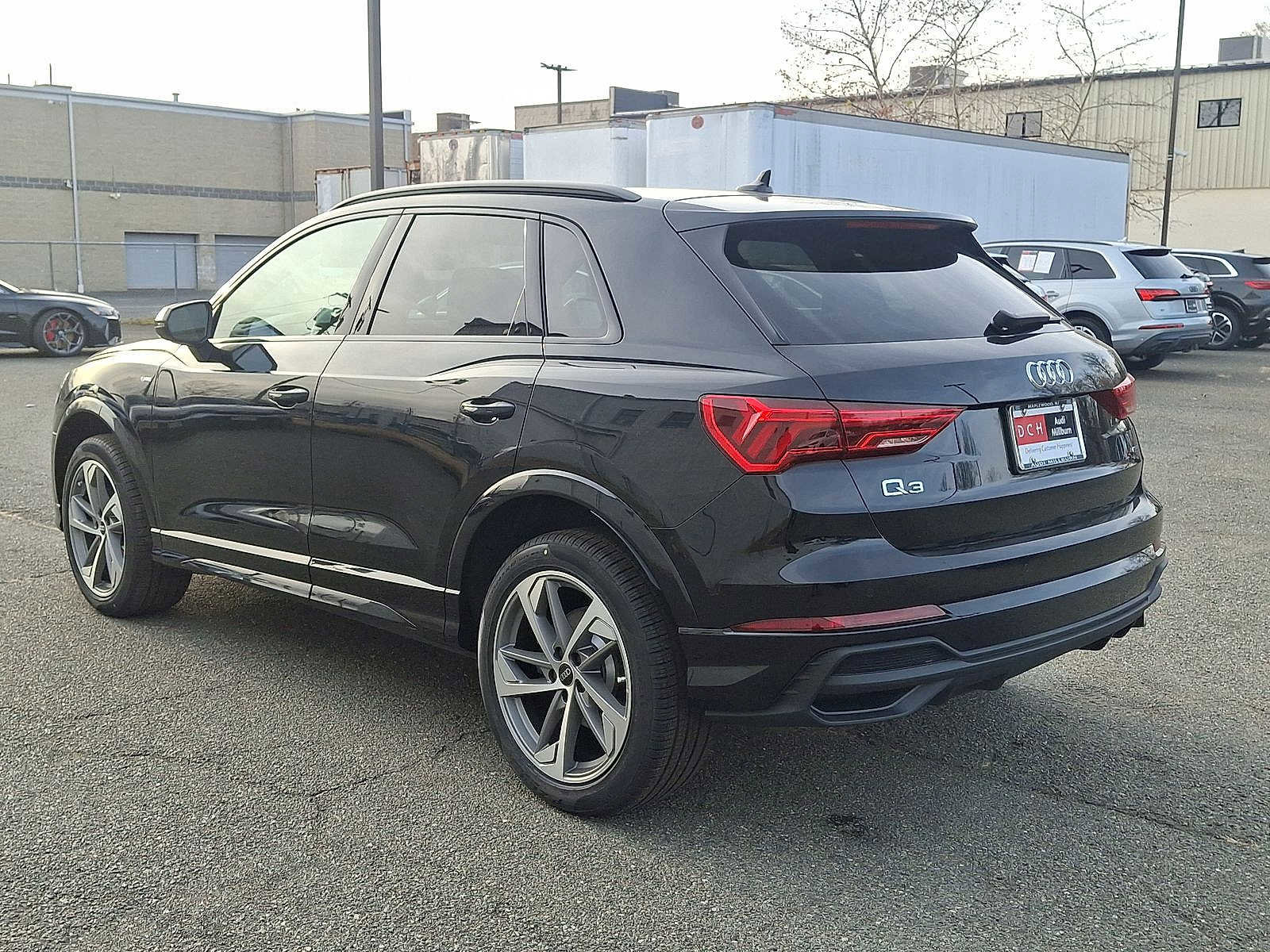 New 2025 Audi Q3 2.0T Premium image 12