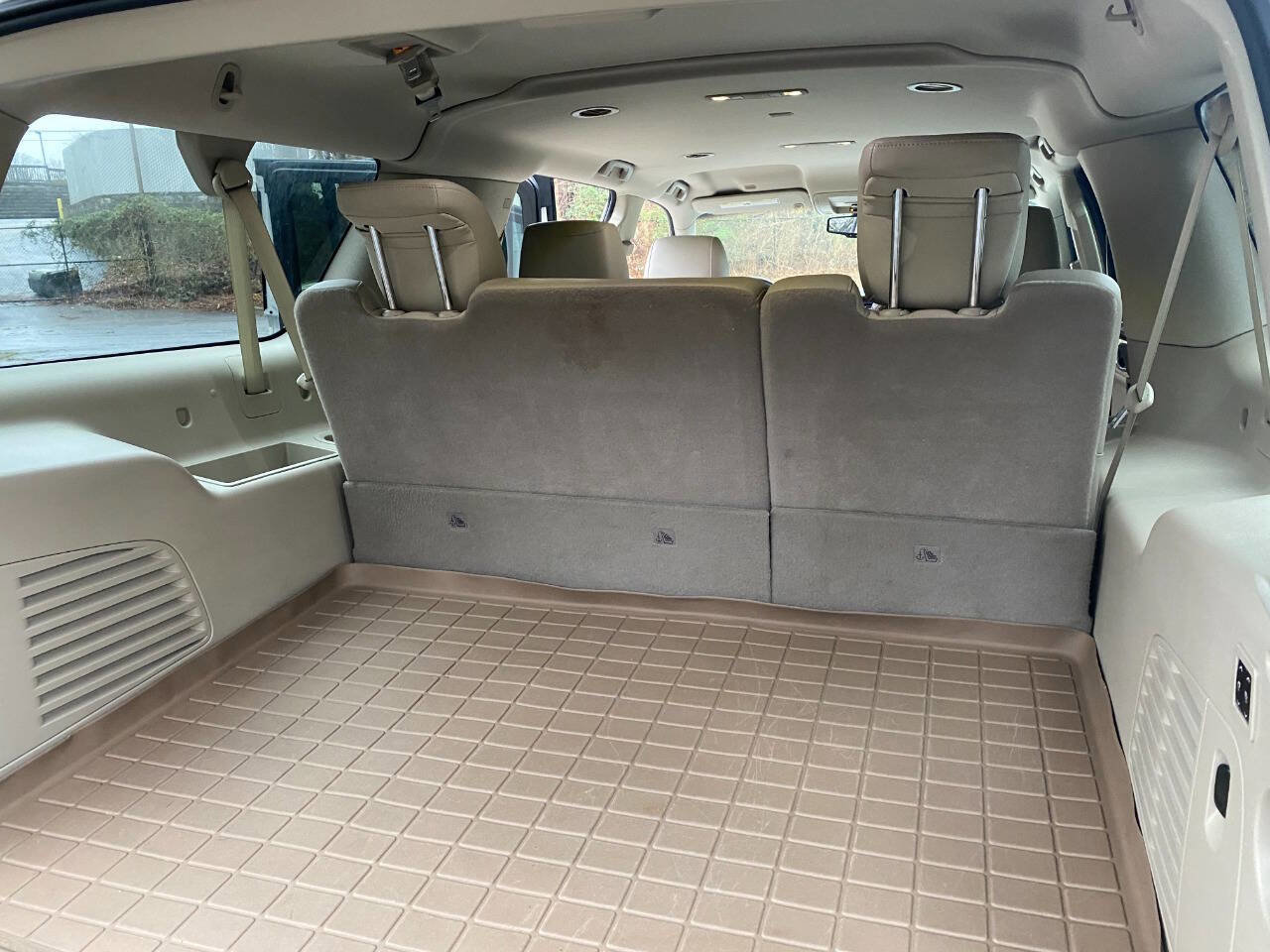 Used 2017 Cadillac Escalade ESV 2WD image 54
