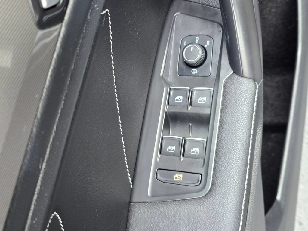 Used 2022 Volkswagen Tiguan SE AWD/4WD image 16