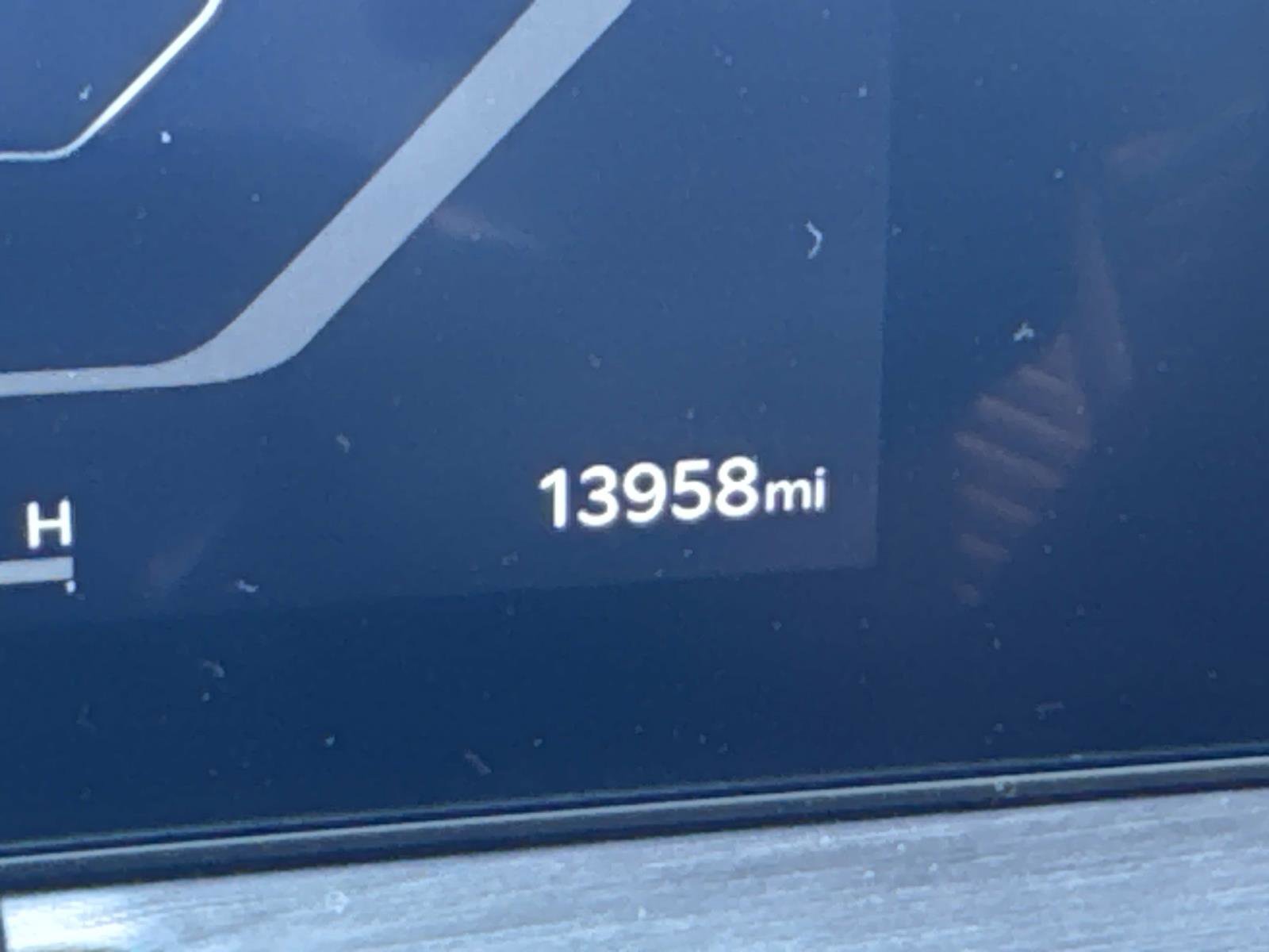 Used 2025 Kia Sorento SX Prestige w/ Olive Brown Leather Package image 27