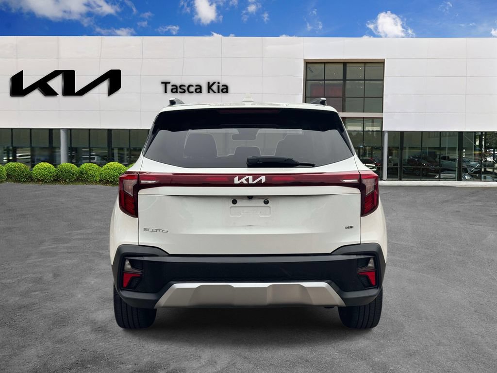 Used 2024 Kia Seltos SX w/ SX Sunroof Package AWD/4WD image 5