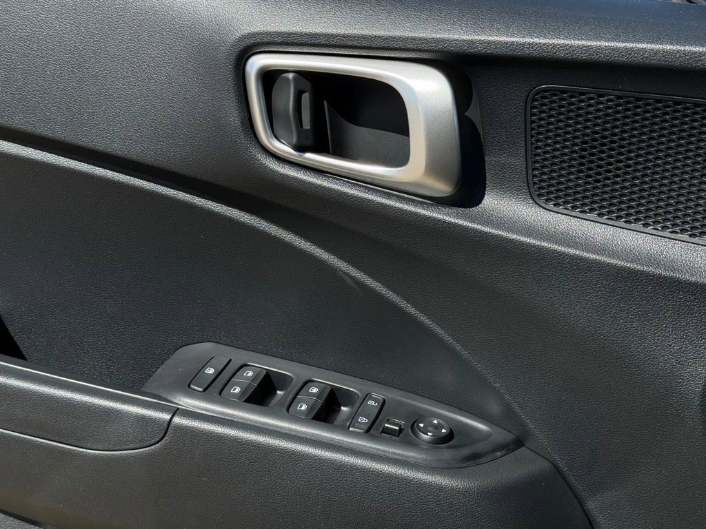 New 2026 Hyundai Venue SE image 18