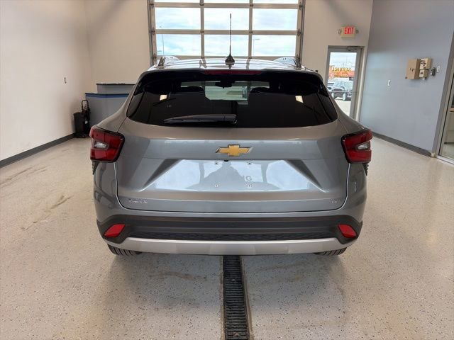 New 2026 Chevrolet Trax LT w/ Driver Confidence Package FWD image 7