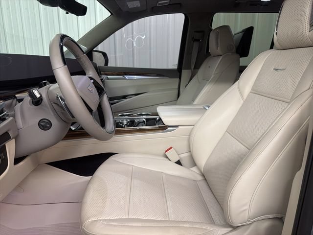 Certified 2025 Cadillac Escalade Premium Luxury Platinum w/ LPO, Radiant Package RWD image 12