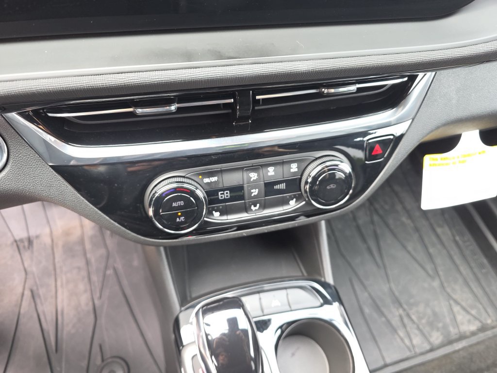 Used 2024 Buick Envista Sport Touring w/ Convenience I Package FWD image 21