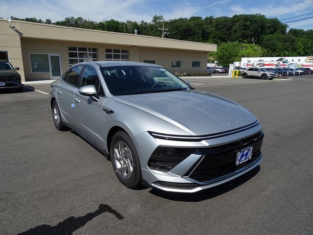 New 2025 Hyundai Sonata SE
