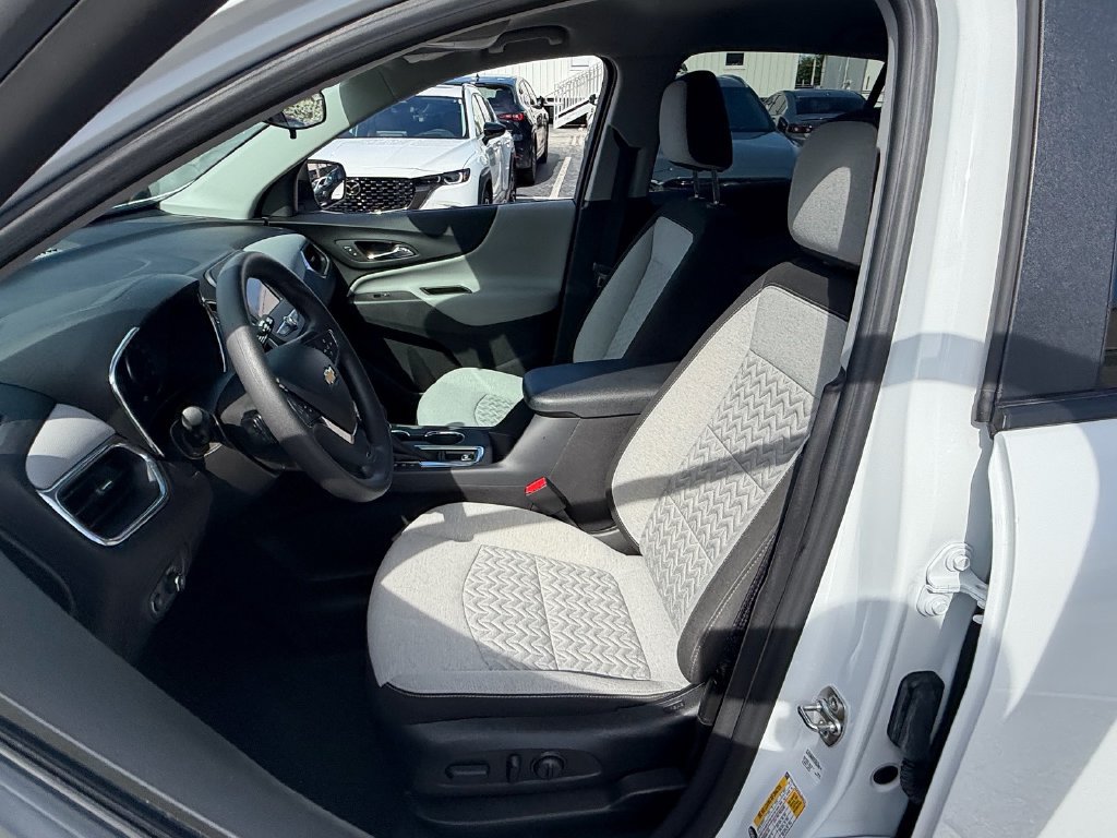Used 2024 Chevrolet Equinox LS w/ LS Convenience Package FWD image 10