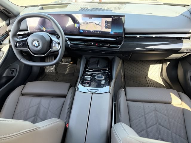 Used 2026 BMW 530i w/ Premium Package RWD image 15
