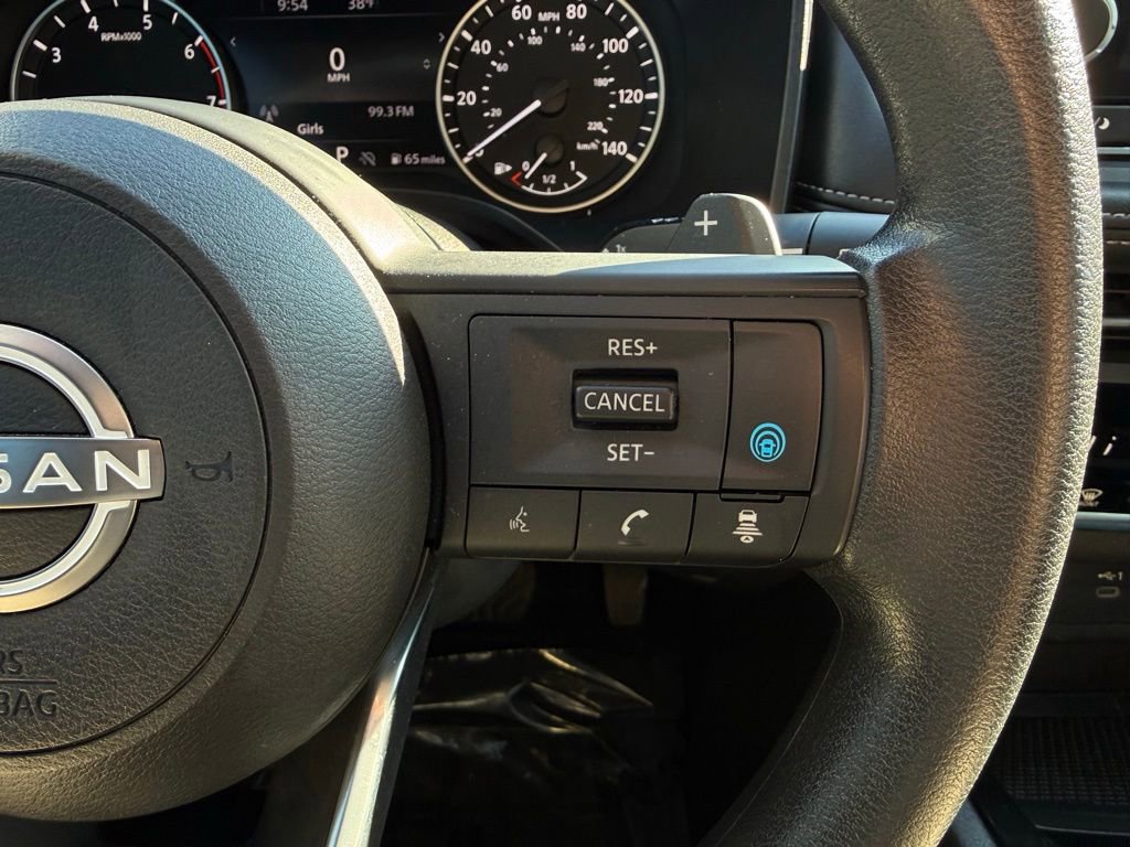 Certified 2024 Nissan Rogue SV image 25