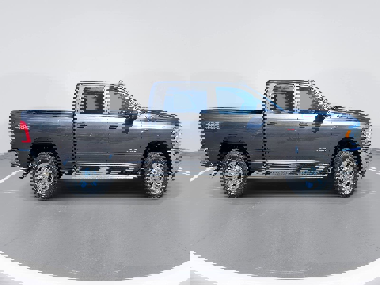 Used 2021 RAM 2500 Tradesman w/ Chrome Appearance Group image 4