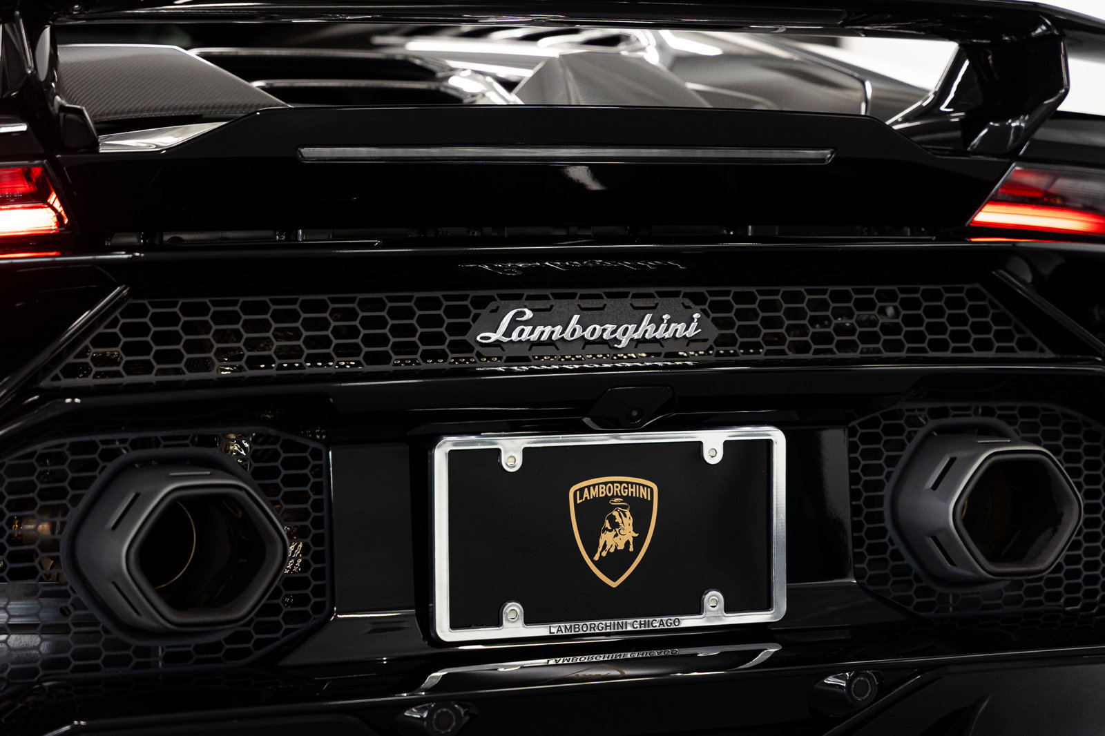 Used 2023 Lamborghini Huracan Tecnica RWD image 21
