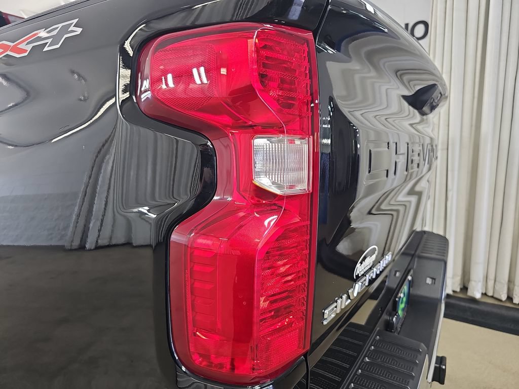 Certified 2025 Chevrolet Silverado 1500 LT AWD/4WD image 39