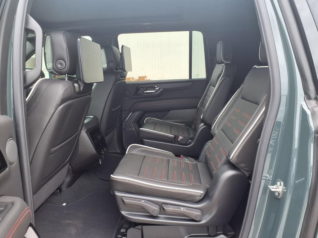 New 2026 GMC Yukon XL AT4 Ultimate AWD/4WD image 7