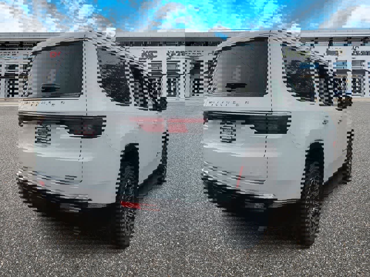 Used 2024 Jeep Wagoneer Series II w/ Flexible Seating Group RWD image 8