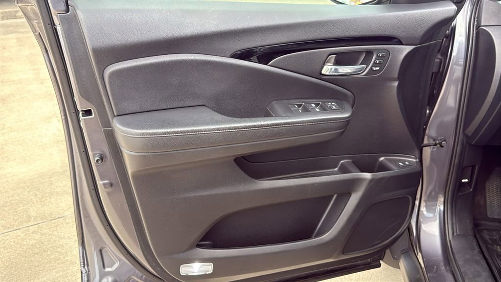 Used 2021 Honda Passport Touring image 11