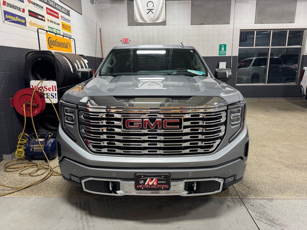 Used 2025 GMC Sierra 1500 Denali w/ Denali Reserve Package image 2