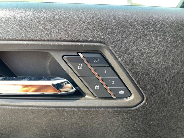 Used 2024 GMC Canyon AT4X image 30