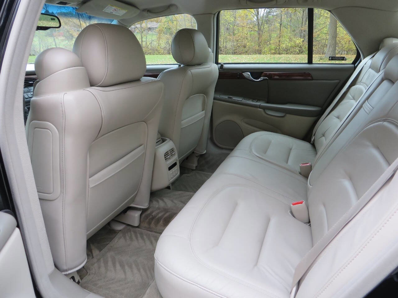 Used 2002 Cadillac De Ville w/ Comfort/Convenience Pkg image 11
