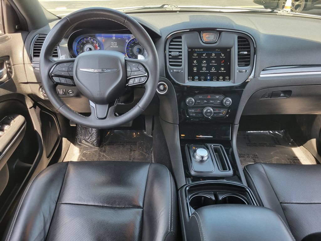 Used 2023 Chrysler 300 S w/ Comfort Group RWD image 4
