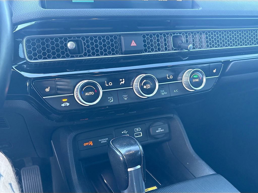 Used 2022 Honda Civic Touring image 16